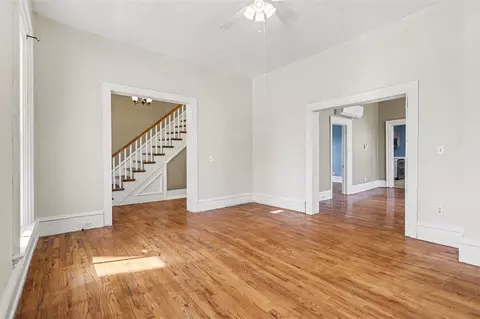 Living - 1006 Maple, Jackson, MI 49203 photo 3 of 4