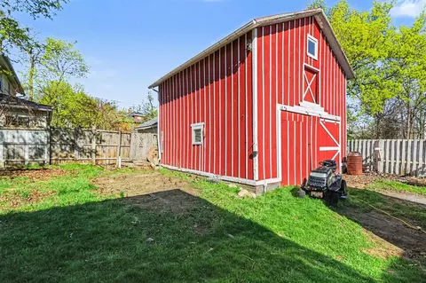 Exterior - 1006 Maple, Jackson, MI 49203 photo 4 of 5