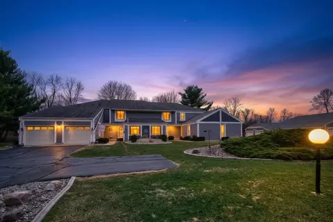2786 Walden Woods, Jackson, MI 49201