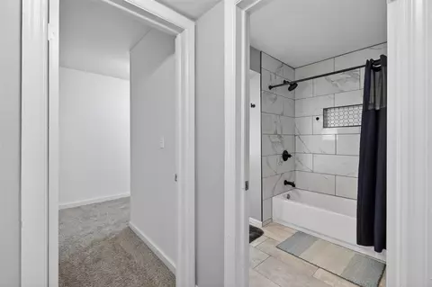 Entry Way - 937 Varden, Jackson, MI 49202 photo 4 of 5