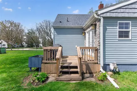 Exterior - 937 Varden, Jackson, MI 49202 photo 2 of 11