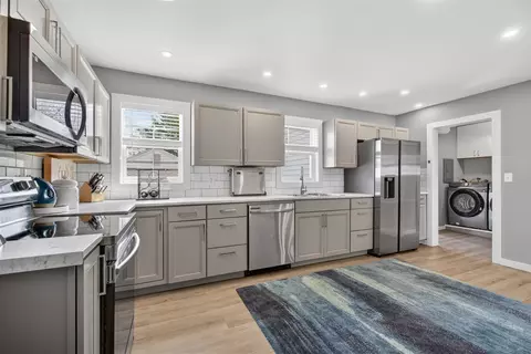 Kitchen - 937 Varden, Jackson, MI 49202 photo 2 of 4