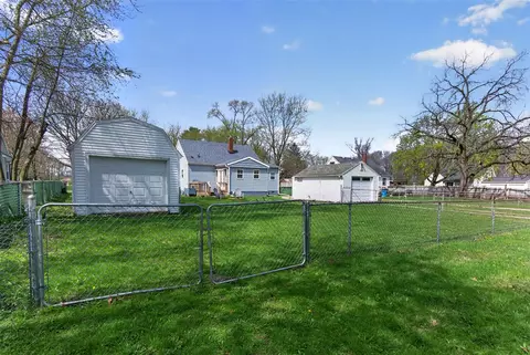 Exterior - 937 Varden, Jackson, MI 49202 photo 9 of 11
