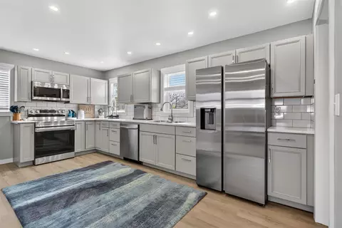 Kitchen - 937 Varden, Jackson, MI 49202 photo 1 of 4