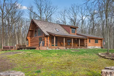 837 E Whitetail, Midland, MI 48640