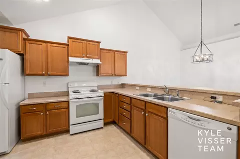 Kitchen - 920 Bridge Crst, Ada, MI 49301 photo 1 of 1