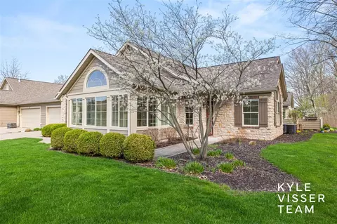 920 Bridge Crst, Ada, MI 49301