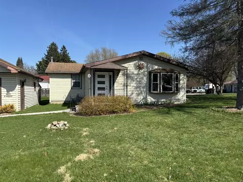 228 W W Frst, Edmore, MI 48829