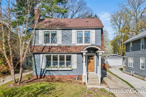 215 Glenhaven, Grand Rapids, MI 49504