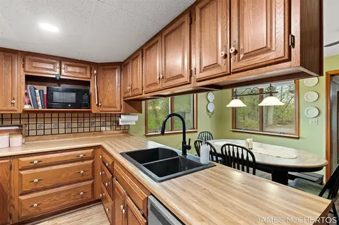 Kitchen - 19785 Daggett, Conklin, MI 49403 photo 3 of 5