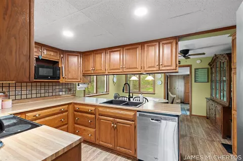 Kitchen - 19785 Daggett, Conklin, MI 49403 photo 1 of 5