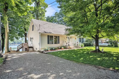 15891 Lakeview, Buchanan, MI 49107