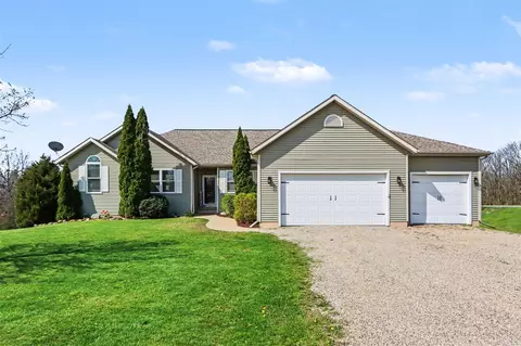 10064 Eightway, Plainwell, MI 49080