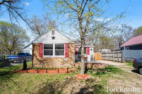 814 E Smt, Greenville, MI 48838