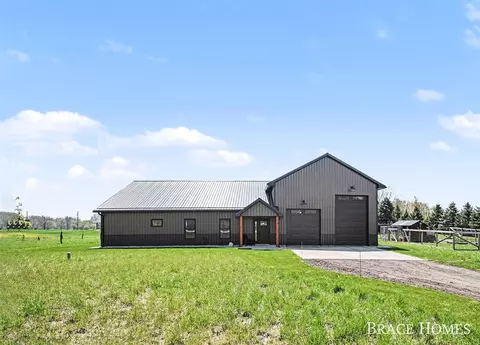 3414 144th, Dorr, MI 49323