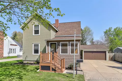 511 W Clinton, Hastings, MI 49058
