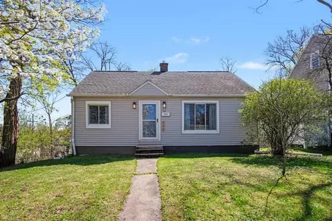 956 College, Grand Rapids, MI 49503