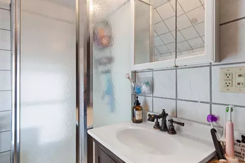 418 Ormsby, Adrian, MI 49221 photo 24