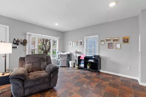 418 Ormsby, Adrian, MI 49221 photo 8