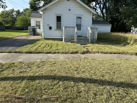 822 Campbell, Flint, MI 48507