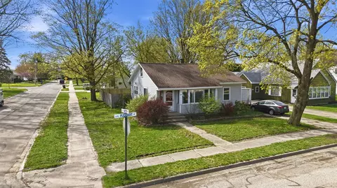 109 Pleasant, Sparta, MI 49345