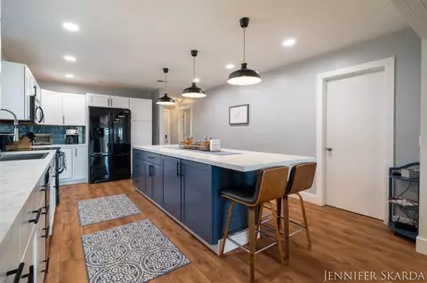 Kitchen - 9341 S Oxeye, Baldwin, MI 49304 photo 3 of 8
