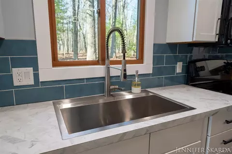 Kitchen - 9341 S Oxeye, Baldwin, MI 49304 photo 5 of 8