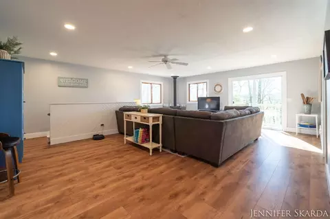 Living - 9341 S Oxeye, Baldwin, MI 49304 photo 3 of 5