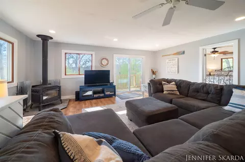 Living - 9341 S Oxeye, Baldwin, MI 49304 photo 1 of 5