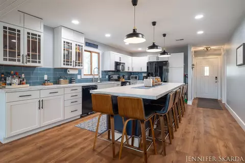 Kitchen - 9341 S Oxeye, Baldwin, MI 49304 photo 1 of 8
