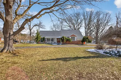 3825 W Walmont, Jackson, MI 49203