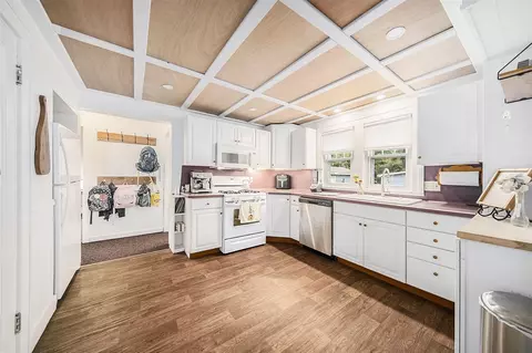 Kitchen - 123 Teft, Spring Arbor, MI 49283 photo 2 of 2