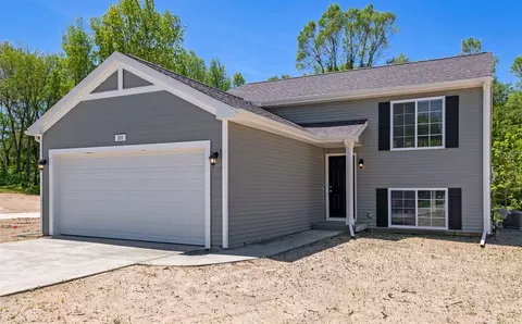 1112 Mechanic, Big Rapids, MI 49307