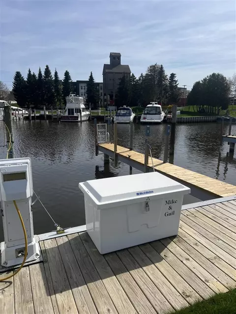 11 Wharfside #11, Grand Haven, MI 49417
