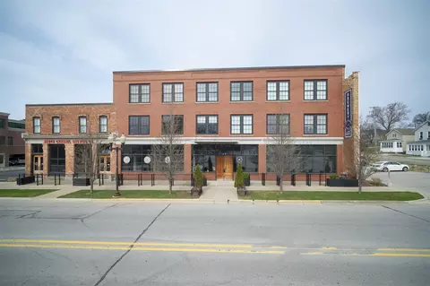 86 Washington, Manistee, MI 49660