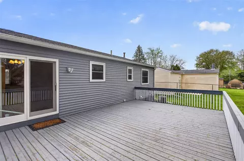 Exterior - 532 Robinson, Jackson, MI 49203 photo 6 of 13