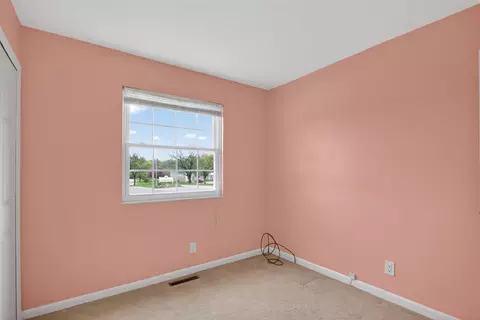 Bedroom - 532 Robinson, Jackson, MI 49203 photo 4 of 9