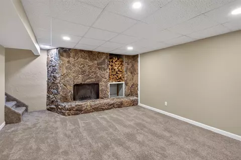 Living - 532 Robinson, Jackson, MI 49203 photo 2 of 4
