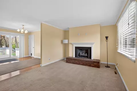 Living - 532 Robinson, Jackson, MI 49203 photo 1 of 4