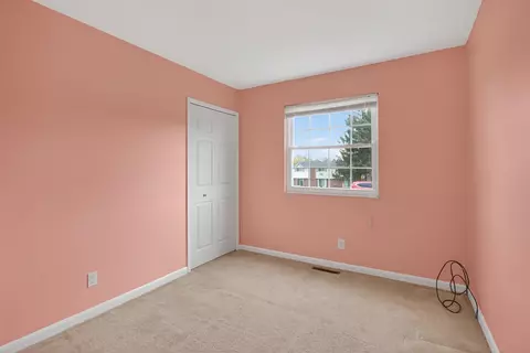 Bedroom - 532 Robinson, Jackson, MI 49203 photo 6 of 9