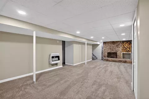 Living - 532 Robinson, Jackson, MI 49203 photo 4 of 4
