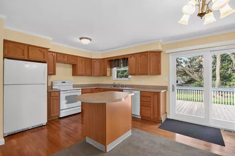 Kitchen - 532 Robinson, Jackson, MI 49203 photo 1 of 4