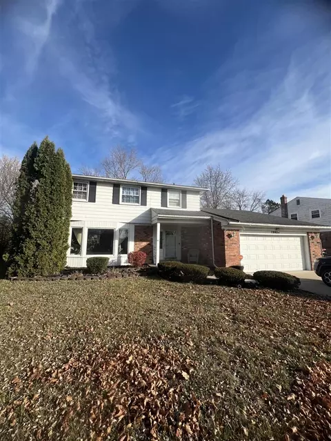 28400 Valley Frg, Southfield, MI 48076