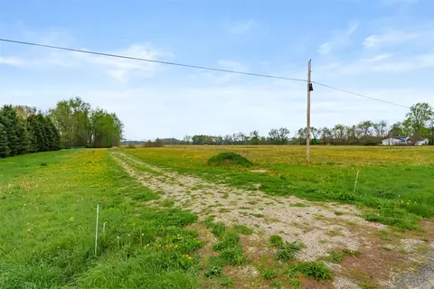 8090 E W, Vicksburg, MI 49097