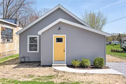 12349 Crockery Crk, Ravenna, MI 49451