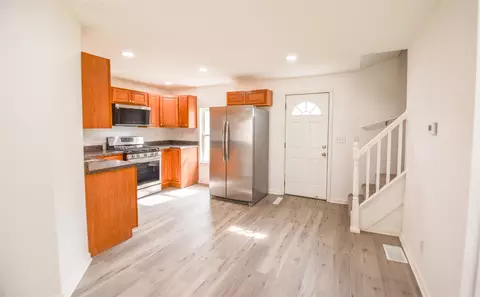 Entry Way - 113 E Washington, Coldwater, MI 49036 photo 1 of 4