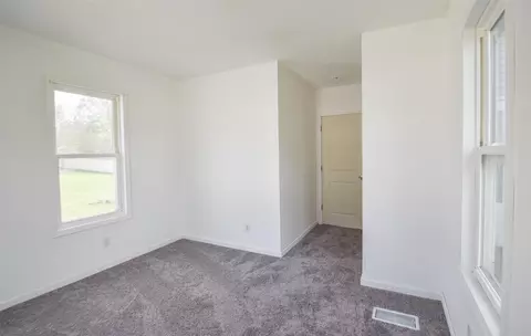 Bedroom - 113 E Washington, Coldwater, MI 49036 photo 4 of 10