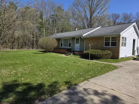 288 Park, Newaygo, MI 49337