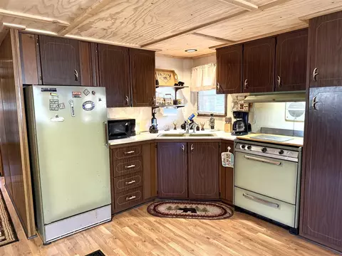 Kitchen - 11881 S Winesap, Baldwin, MI 49304 photo 1 of 2