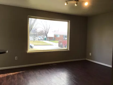 9458 Chamberlain, Romulus, MI 48174 photo 4
